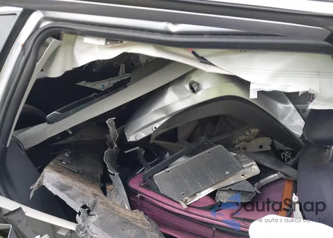 2022 Toyota Rav4 Xle z USA, uszkodzony, nr VIN 2T3W1RFV3NC207369